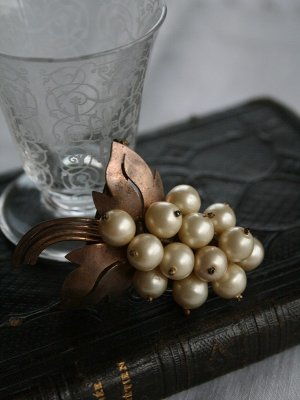 画像2: Broche raisins perle