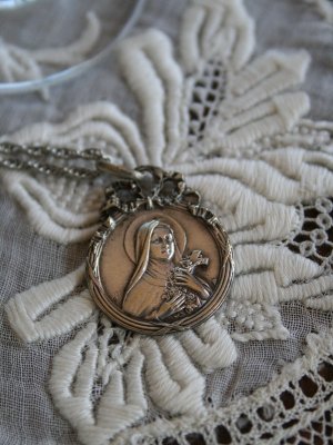 画像4: Medaille ”Therese de Lisieux" Noeud