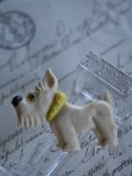 Broche chien blanc/jaune