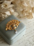 Broche St Honore