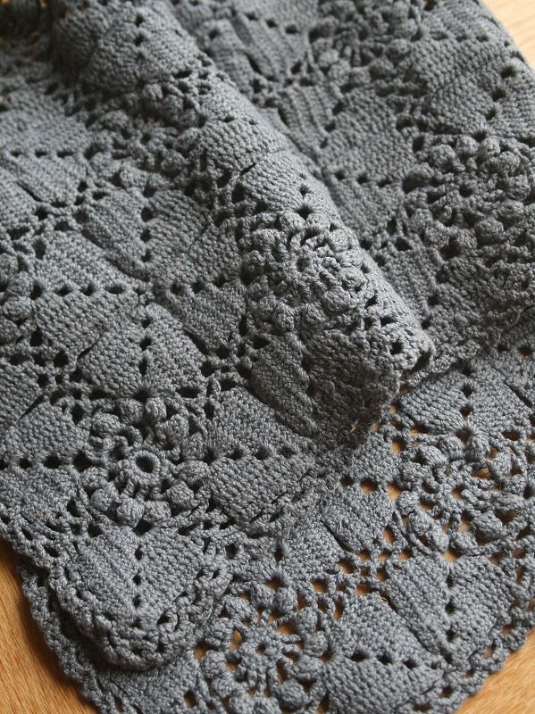 画像1: Napperon long crochet
